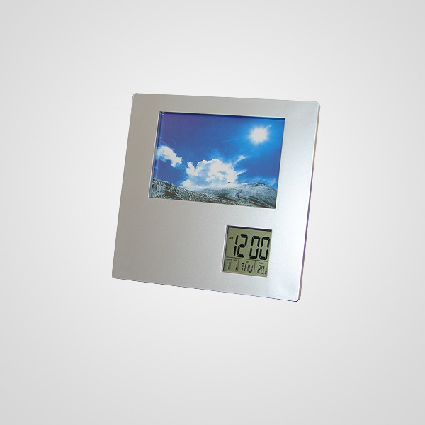 320 Portarretratos con hora, fecha, temperatura y alarma Material: