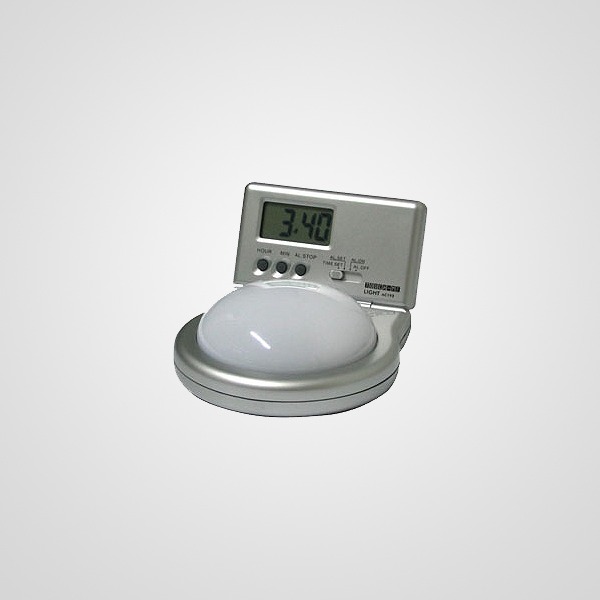 AC193 Reloj de mesa con luz y alarma Requiere 2 pilas AA para la luz